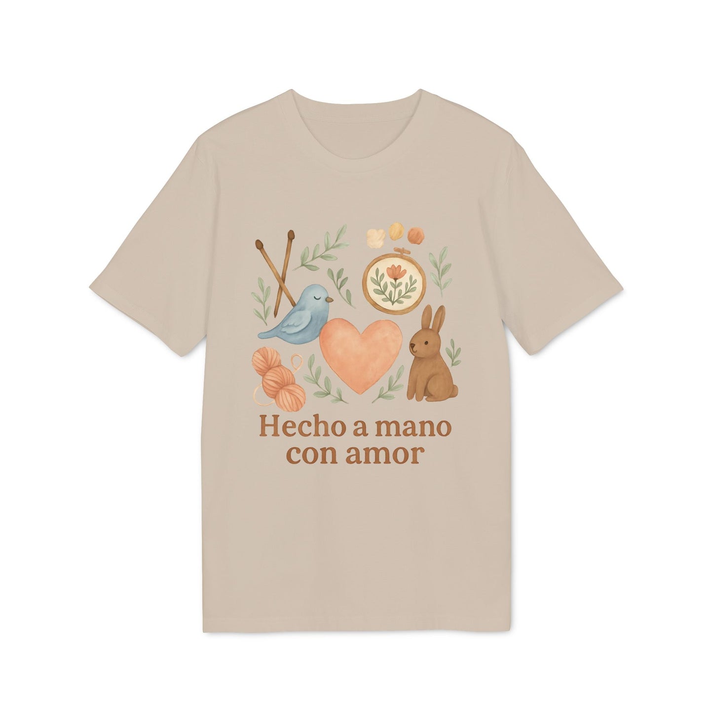 Hecho A Mano Amor Orgánica Waldorf 100% Organic Cotton T-Shirt beige con estampado “Hecho a mano con amor”, corazón, pájaro y conejo
