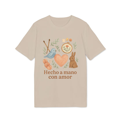 Hecho A Mano Amor Orgánica Waldorf 100% Organic Cotton T-Shirt beige con estampado “Hecho a mano con amor”, corazón, pájaro y conejo