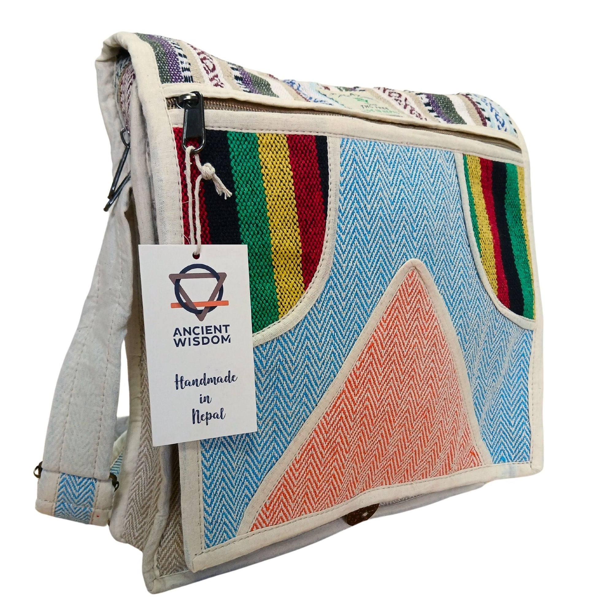 Laptop-messenger bag i hampa och bomull – triangeldesign med färgglad vävd canvas-flik och justerbar axelrem, sidovy
