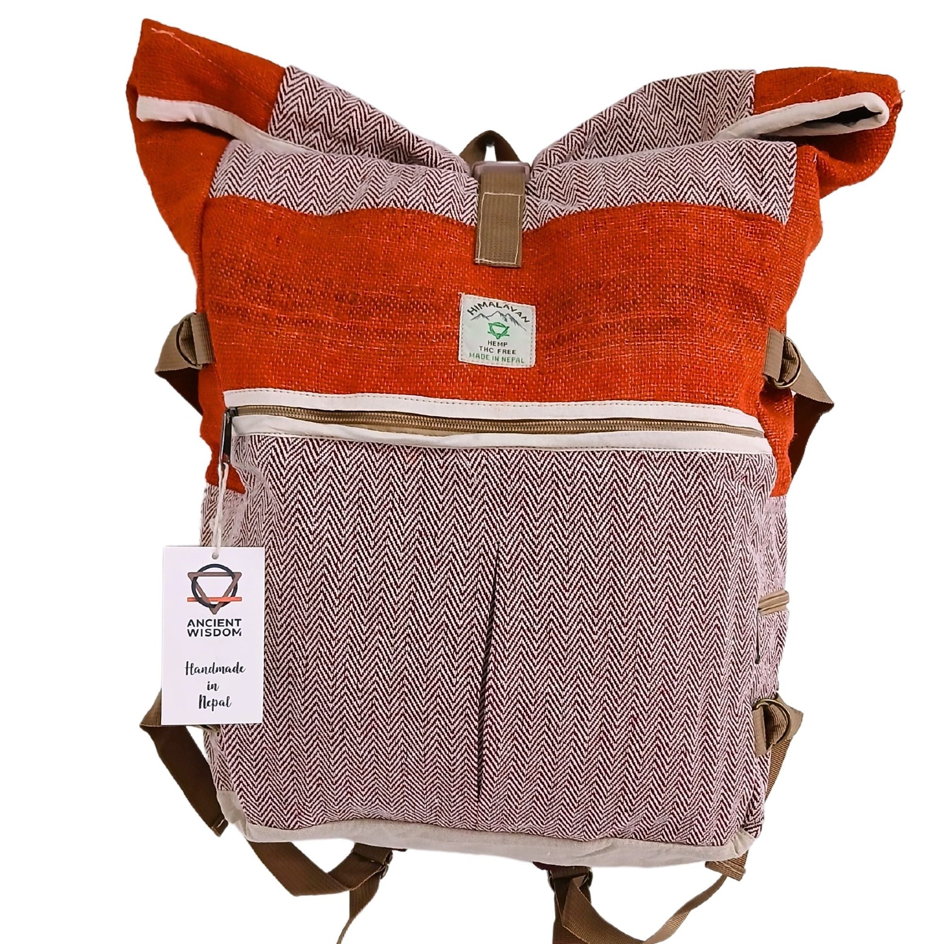 Alt Tag: Hemp Trekking Rolling Backpack – Sunset Orange mochila de cáñamo y algodón en color naranja, vista frontal con bolsillo y cremalleras