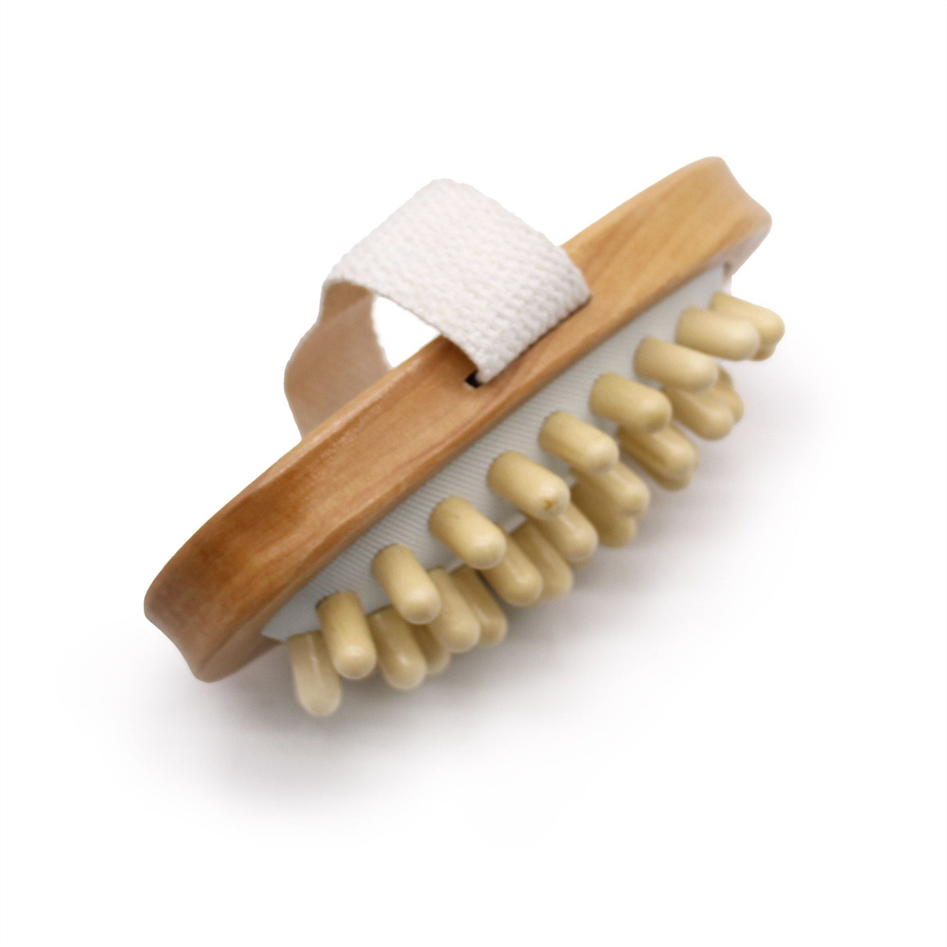 Alt Tag: Hemu Wood Massager – 11x3 CM cepillo masajeador de madera hemu con correa de mano y rodillos, vista en fondo blanco