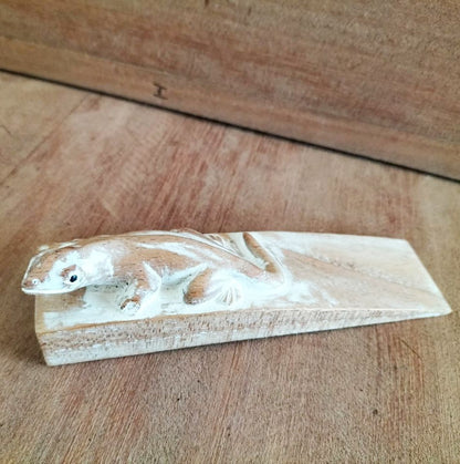 Alt Tag: Jempines Wood Gecko Doorstop – 16x4x4.5 CM hand-carved gecko wooden door wedge on floor