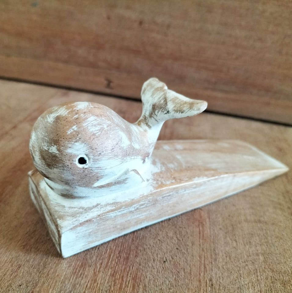Alt Tag: Jempines Wood Whale Doorstop – 15x4x6 CM hand-carved wooden whale doorstop on rectangular base, coastal decor