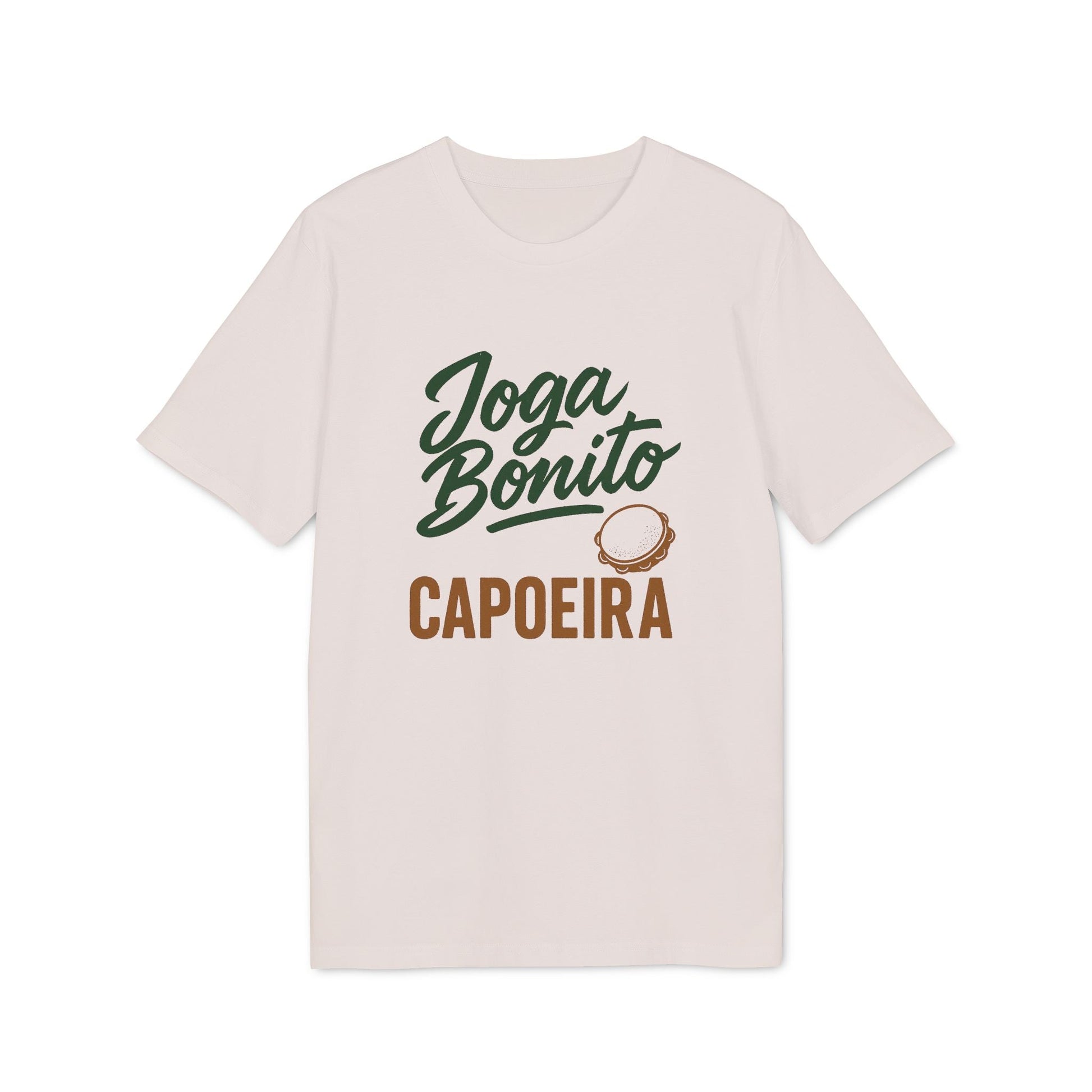 Joga Bonito Capoeria Sustainable Unisex Tee en color crema con gráfico “Joga Bonito” y “CAPOEIRA” y pequeño tambor