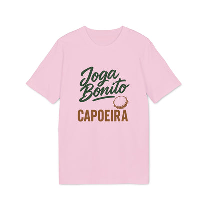 Alt Tag: Joga Bonito Capoeria Sustainable Unisex Tee camiseta rosa con gráfico “Joga Bonito” y “CAPOEIRA” en el frente