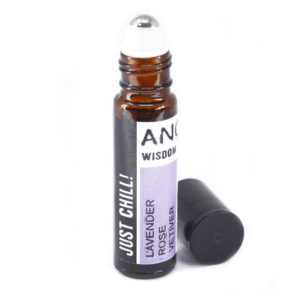 Alt Tag: Just Chill Roll-On Essential Oil Blend – 10ML, frasco ámbar con aplicador roll-on y tapa, mezcla de lavanda, vetiver y rosa