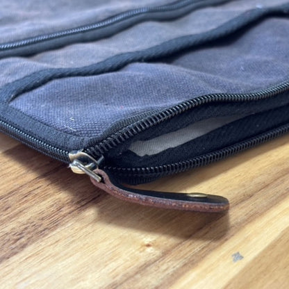 Alt Tag: Jute Cotton Tablet Pouch – Charcoal 21x29 CM close-up of charcoal fabric pouch with zipper and leather pull tab