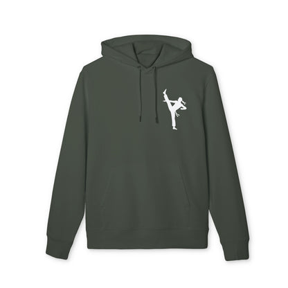 Alt Tag: Karate Kick Sustainable Unisex Hoodie verde oscuro con capucha y cordones, estampado blanco de patada de karate en el pecho