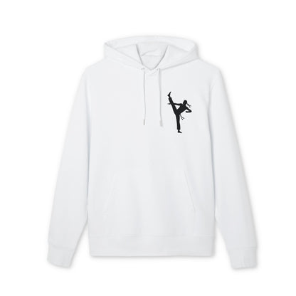 Alt Tag: Karate Kick Sustainable Unisex Hoodie blanca de algodón orgánico con capucha y gráfico de patada de karate en el pecho