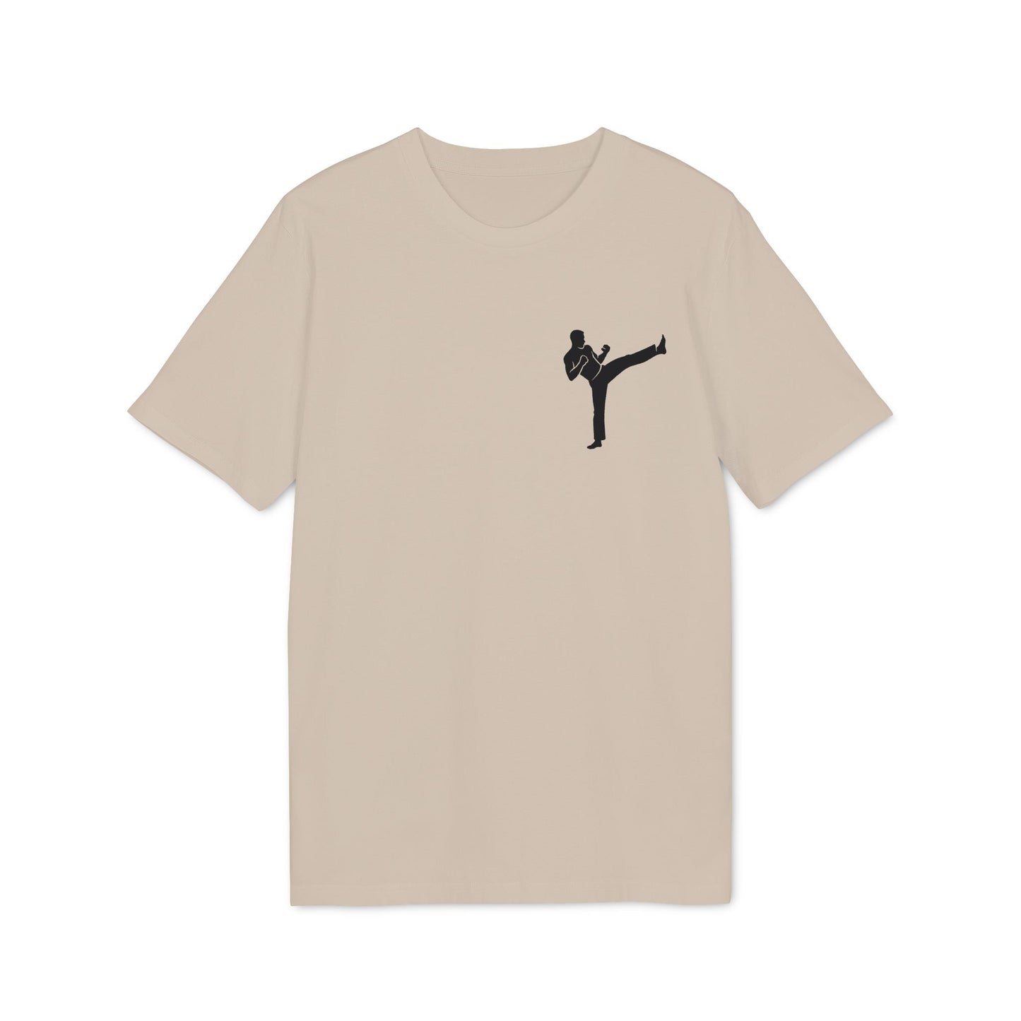 Alt Tag: Karate Kick Sustainable Unisex Tee en color beige con gráfico minimalista de silueta de karateka dando una patada en el pecho
