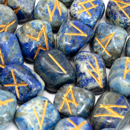 Lapis Gemstone Rune Set – 11x9 CM, piedras de lapislázuli pulidas con símbolos rúnicos grabados en dorado
