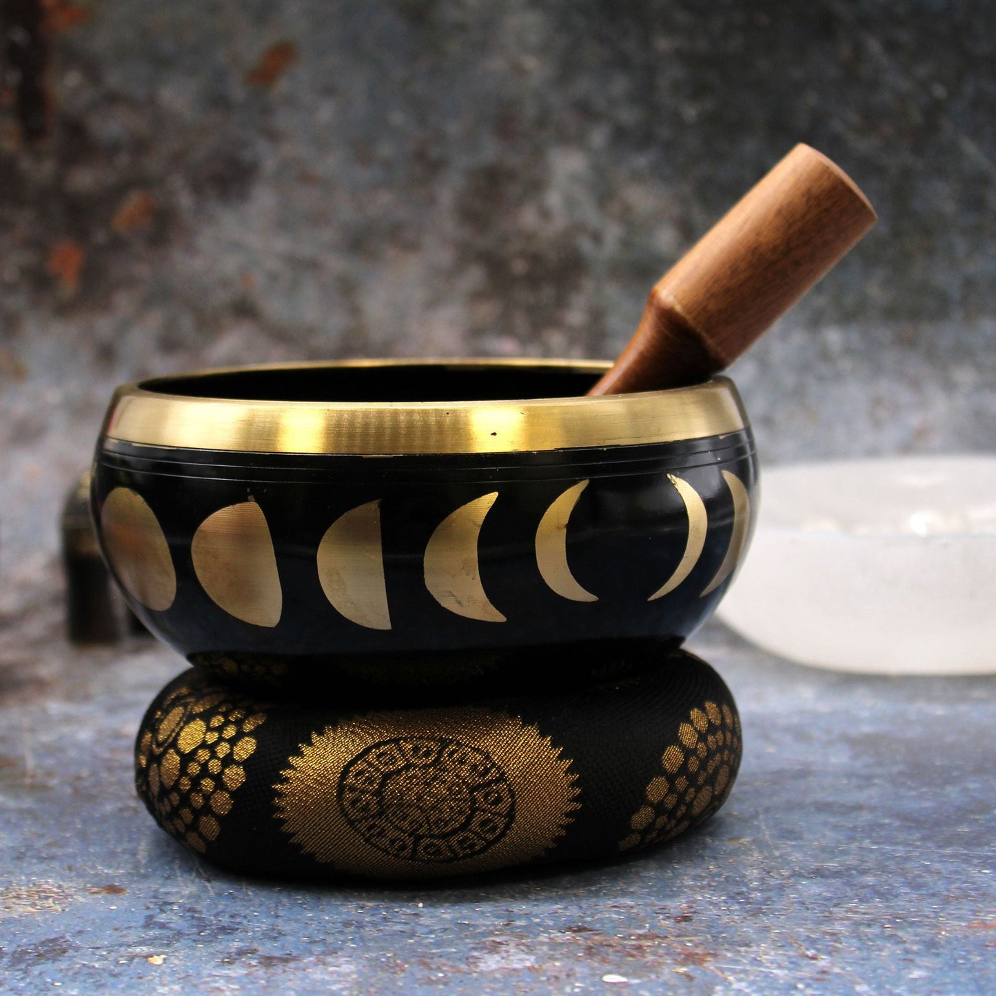 Large Moon Phase Singing Bowl Set – Black – 14 CM with moon phase design, wooden mallet and cushion