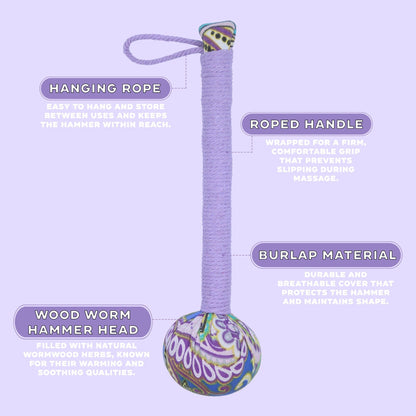 Martillo de masaje de lavanda y ajenjo – herramienta de madera con mango envuelto en cuerda, cuerda para colgar, envoltura de arpillera y cabeza de martillo de madera con forma de gusano