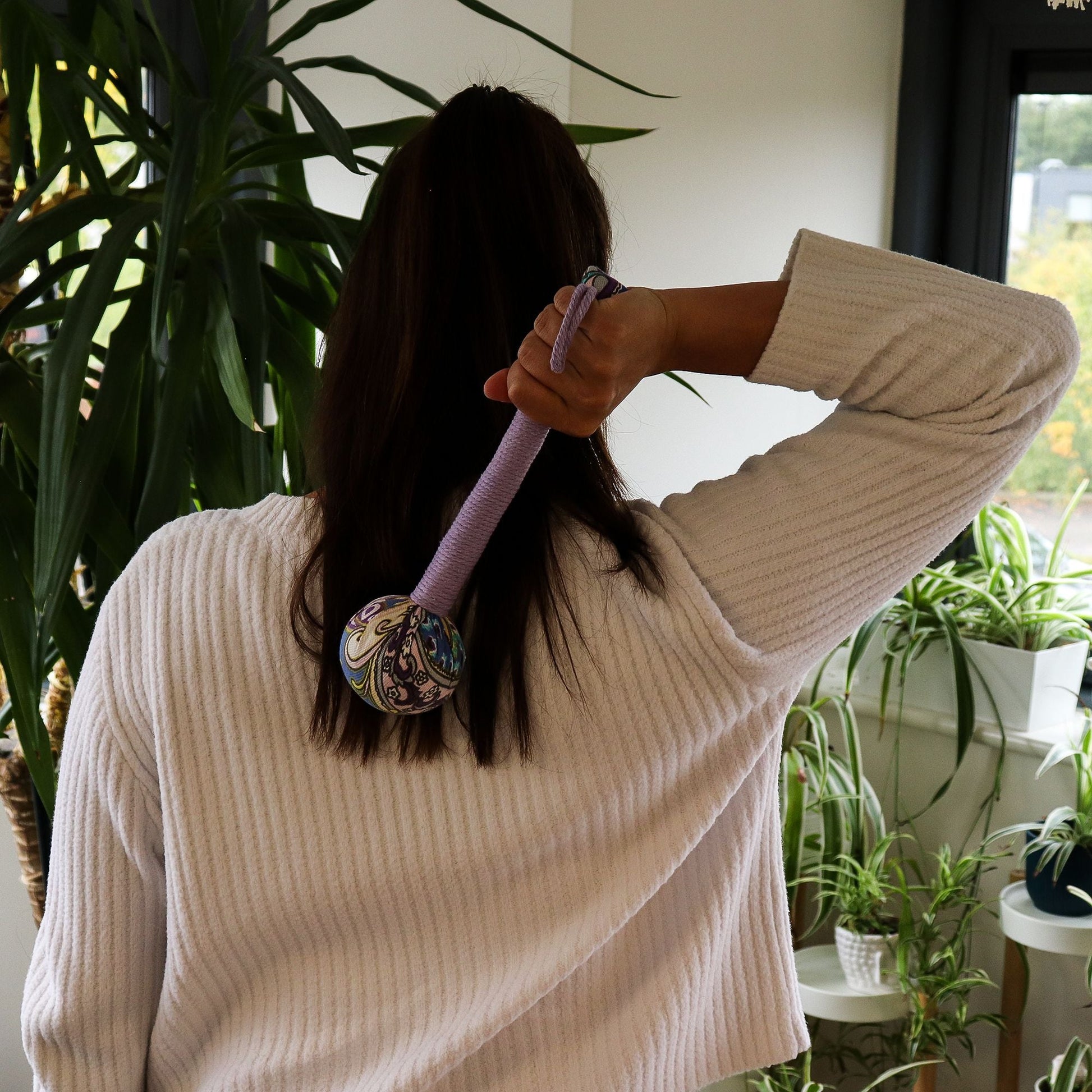 Martillo de masaje de lavanda y ajenjo – herramienta de madera para masaje de golpeteo rítmico en la espalda en casa, herramienta ligera de autocuidado de madera