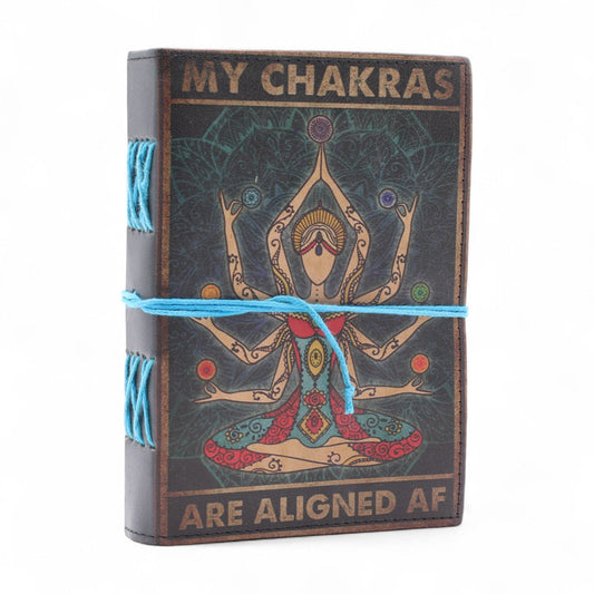 Alt Tag: Leather Chakra Notebook – 17.5x13 CM, cuaderno de cuero artesanal con diseño diosa chakra multicolor y cordón azul