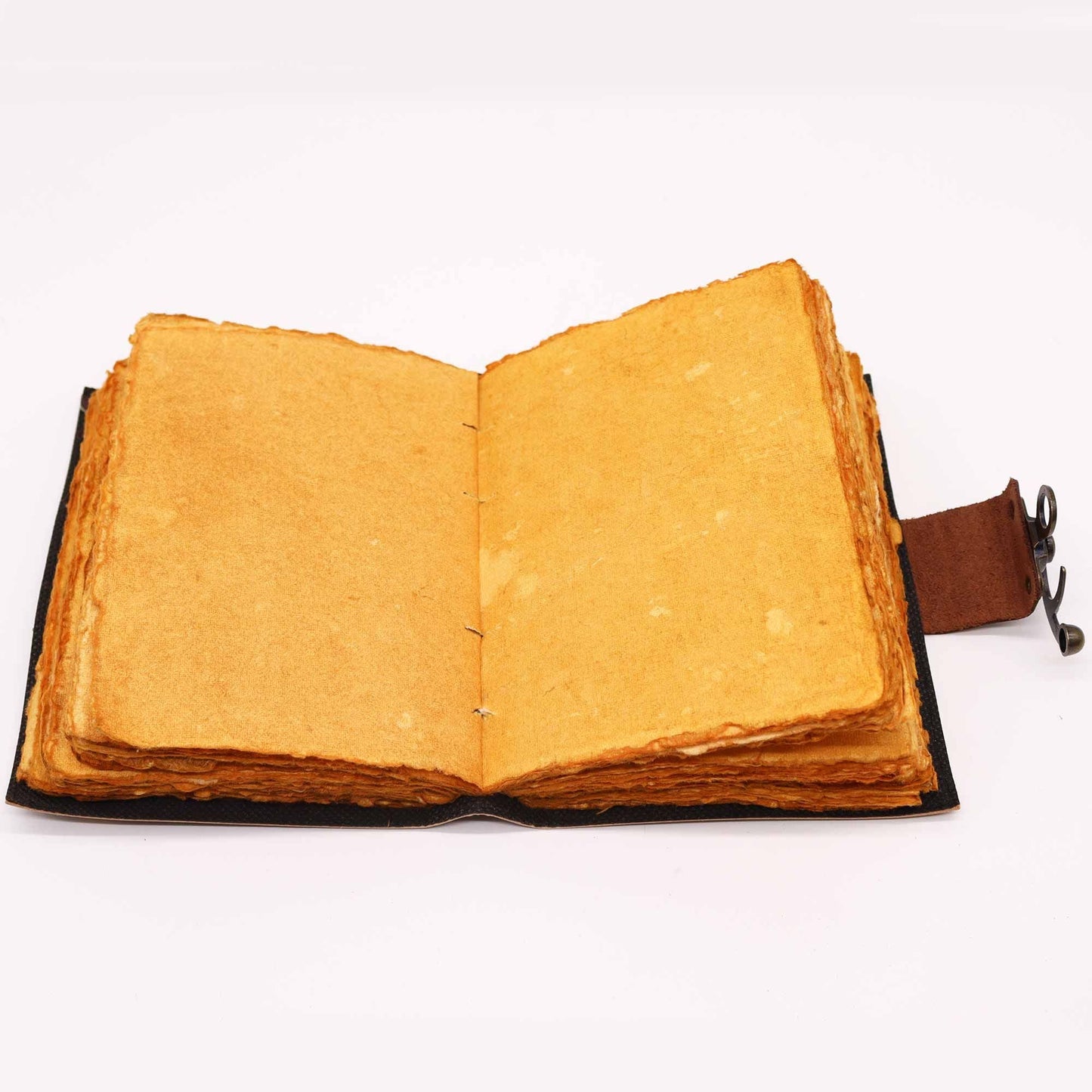 Leather Mandala Notebook – 18x13 CM abierto, cuaderno de cuero genuino con páginas envejecidas y cierre de correa, hecho en India
