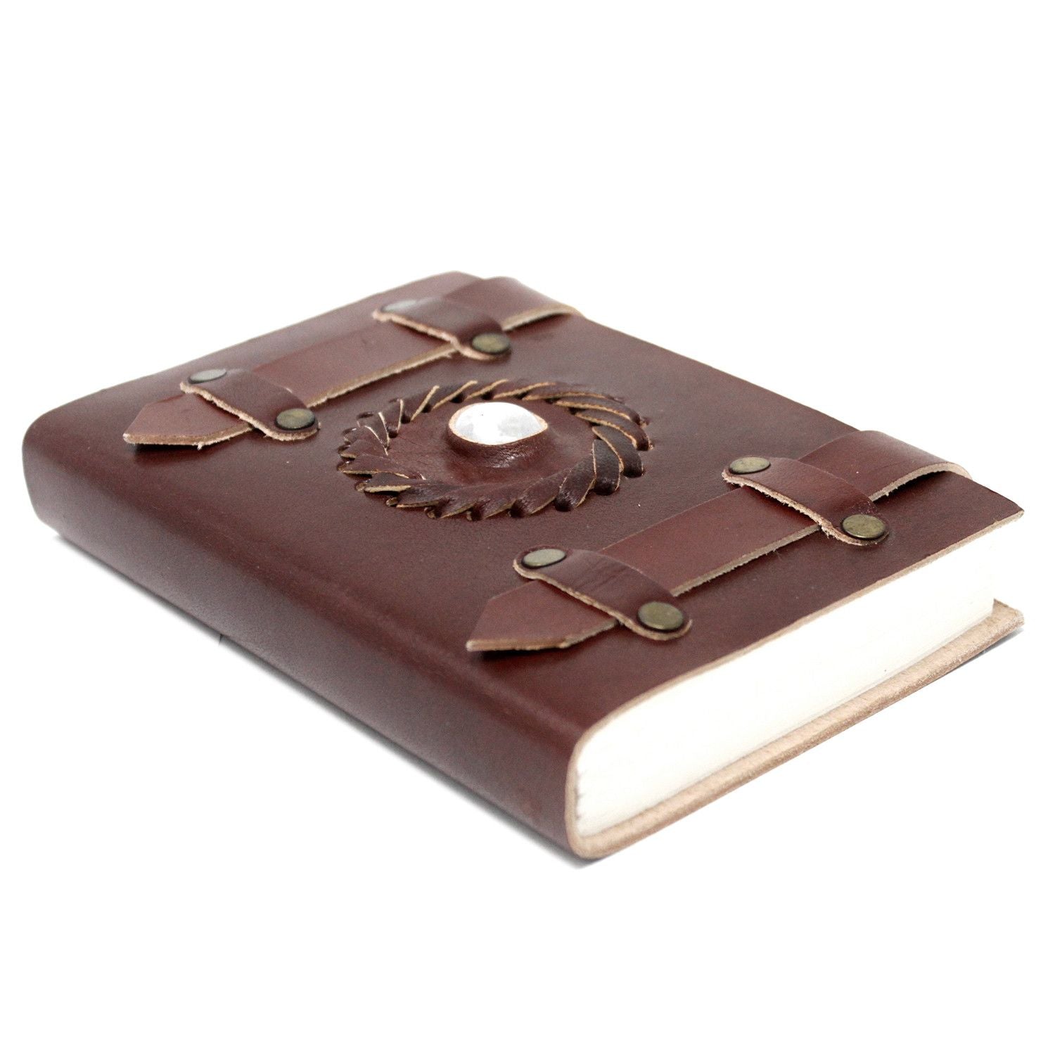 Leather Moonstone Notebook – 15x10 CM con cubierta de cuero marrón, cierre con correas y detalle de piedra luna en el centro