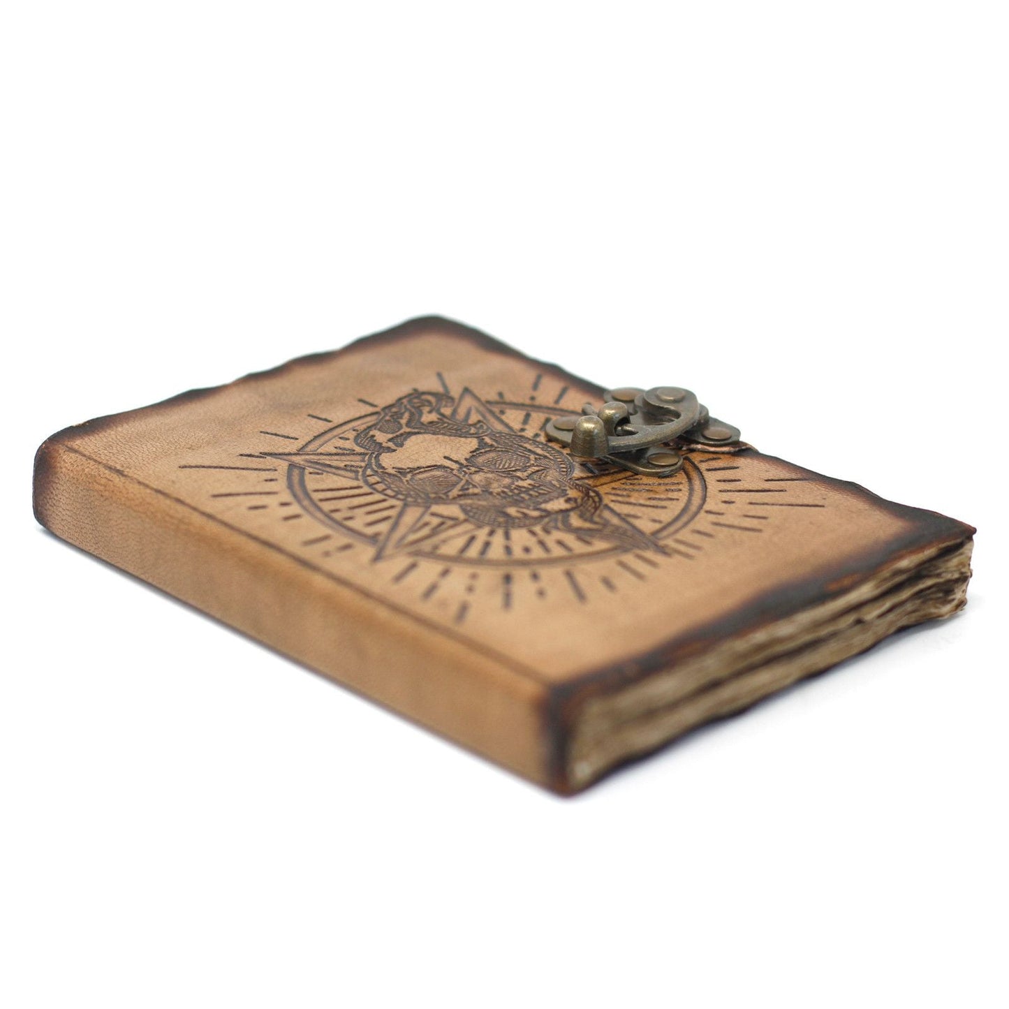 Leather Skull Journal – 18x13 CM, cuaderno vintage de cuero genuino con grabado de calavera y detalles quemados, cierre metálico