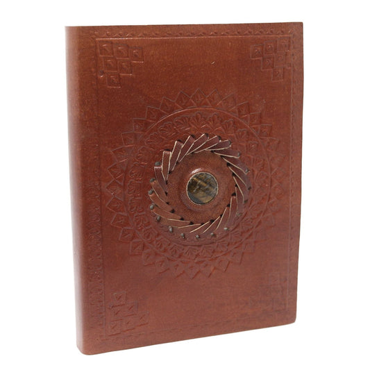 Alt Tag: Luxury Leather Tigereye Notebook – 17x12 CM cuaderno de cuero marrón con relieve y detalle central de piedra ojo de tigre