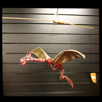 Alt Tag: Majestic Red Coconut Dragon Mobile – 46 CM colgante artesanal de coco rojo con alas extendidas, decoración tipo móvil