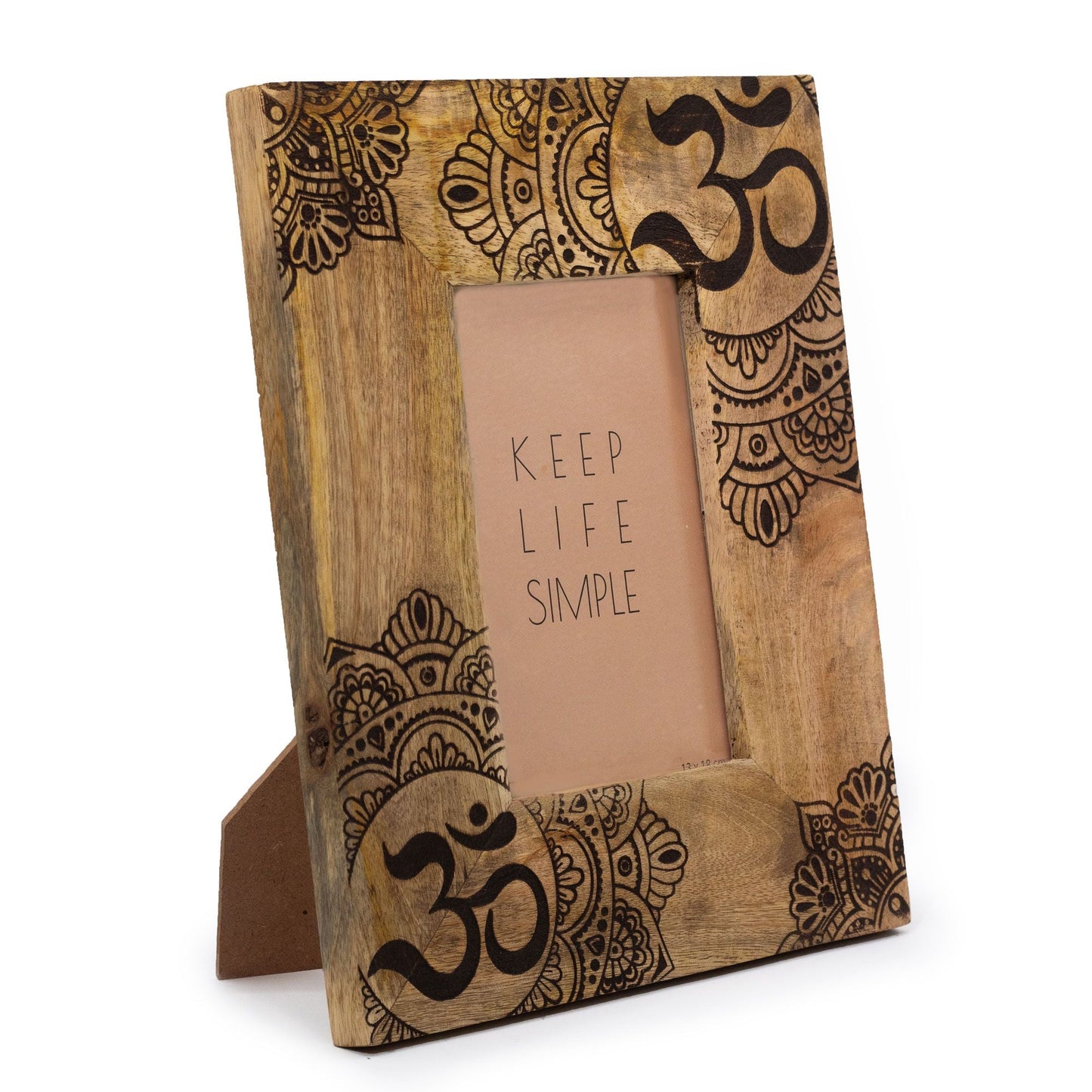 Alt Tag: Mandala Black Mango Wood Picture Frame – 10x15 CM, marco de madera de mango negro con diseño mandala y símbolo Om, soporte trasero