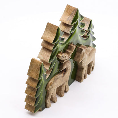 Mango Wood 3D Hjortdekoration – 18x23CM, 3D-hjort i trä med skogsträd, gröna emaljdetaljer, heminredning