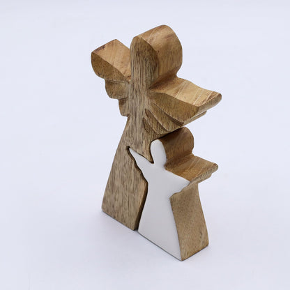 Alt Tag: Ángel de madera de mango – acabado de esmalte blanco figura alta de ángel tallada en madera de mango con detalle en esmalte blanco, decoración de 15 cm