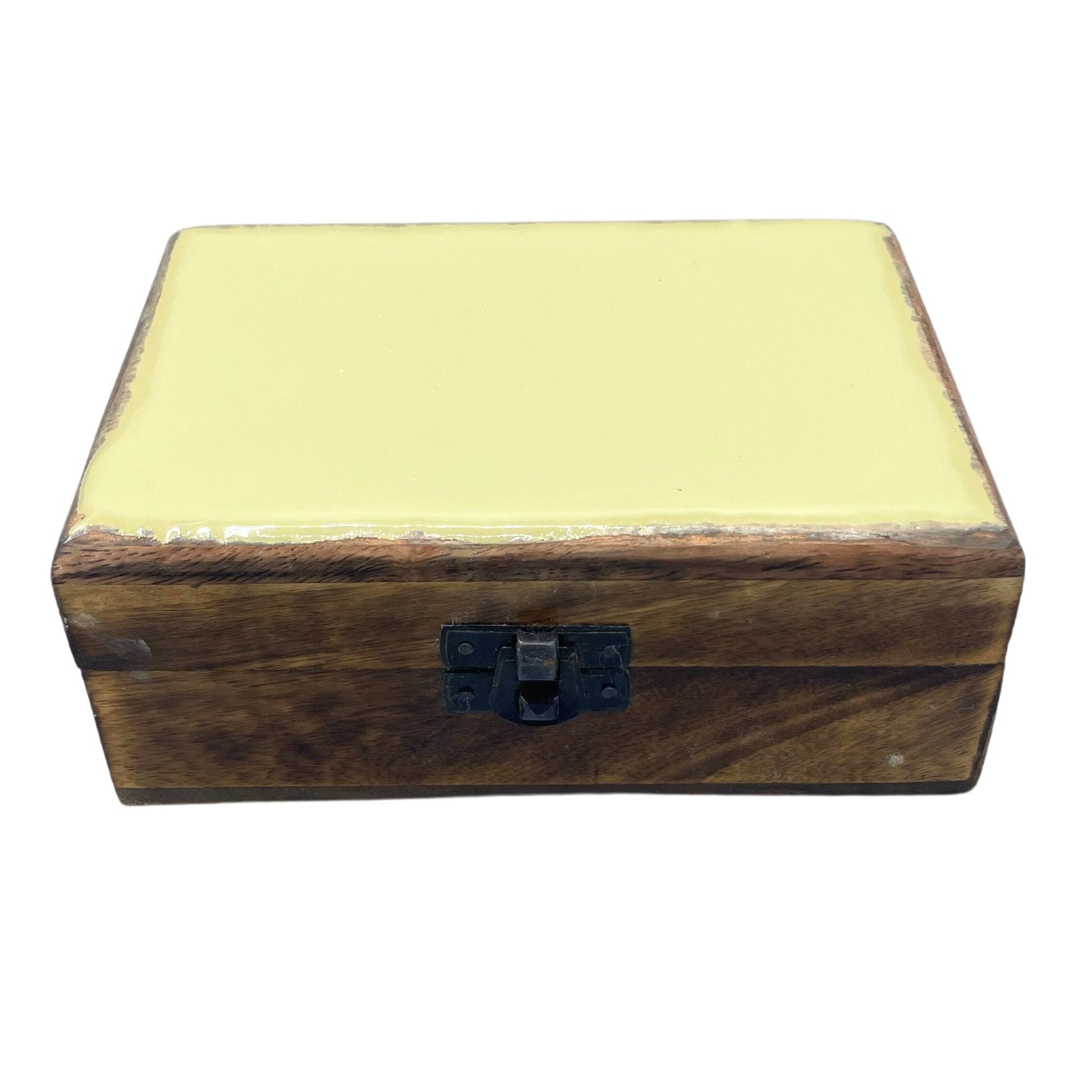 Alt Tag: Låda i mangoträ med keramiskt glaserat lock – 15x10x6 CM, handgjord förvaringslåda i mangoträ med keramiskt glaserat lock och metallspänne