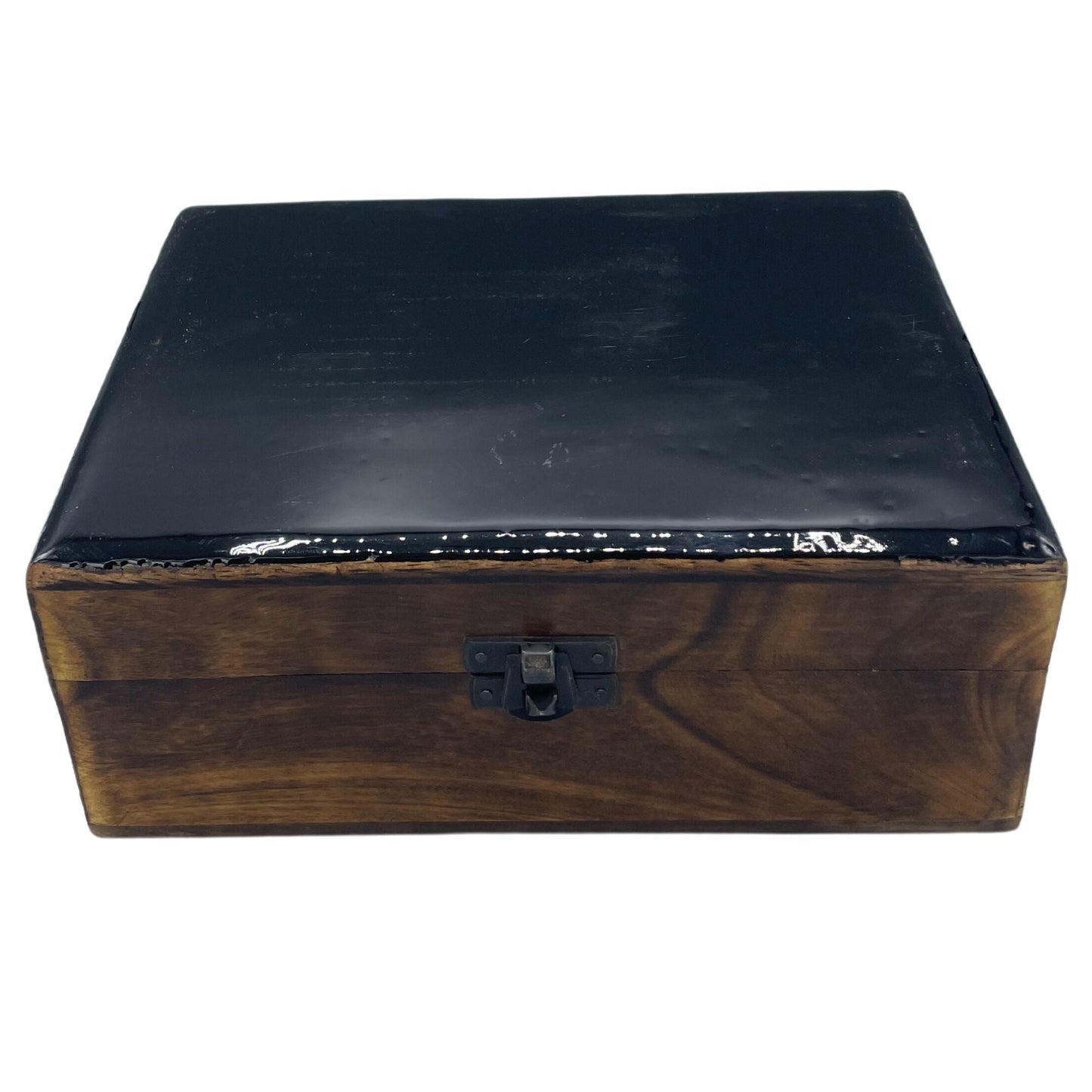 Alt Tag: Mango Wood Storage Box – Black 20x15x7.5 CM, caja artesanal de madera de mango con tapa negra esmaltada y cierre metálico