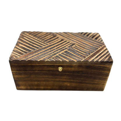 Alt Tag: Mango Wood Vintage Deco Box – 22x12x10 CM, carved mango wood storage box with vintage geometric lid and brass knob