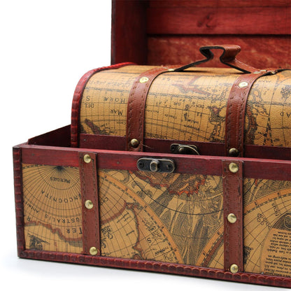 Alt-Tag: MDF Replica Map Chests – Set aus 3 MDF-Truhen im Vintage-Stil mit Kartenprint, Messingbeschlägen und Ledergriff