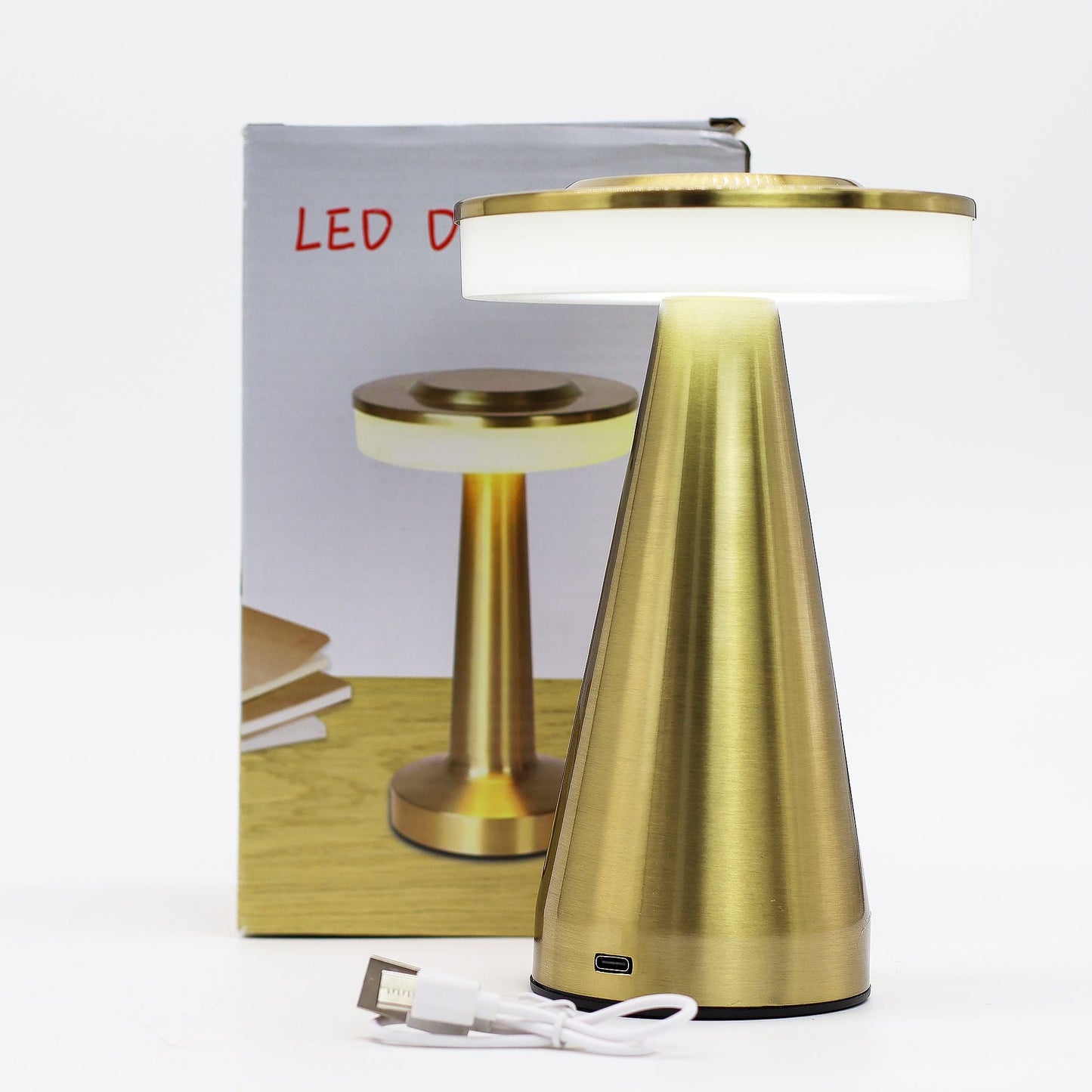 Alt-Tag: Touch-Tischlampe aus Metall & Keramik – hoher Kupferstiel, kupferfarbenes Finish, konischer Sockel und LED-Lampenschirm, mit USB-Kabel