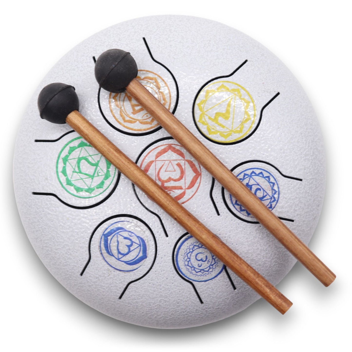 Alt Tag: Metal Steel Tongue Happy Drum – 17x13 CM, tambor de lengua de metal 7 chakras con dos baquetas sobre superficie blanca
