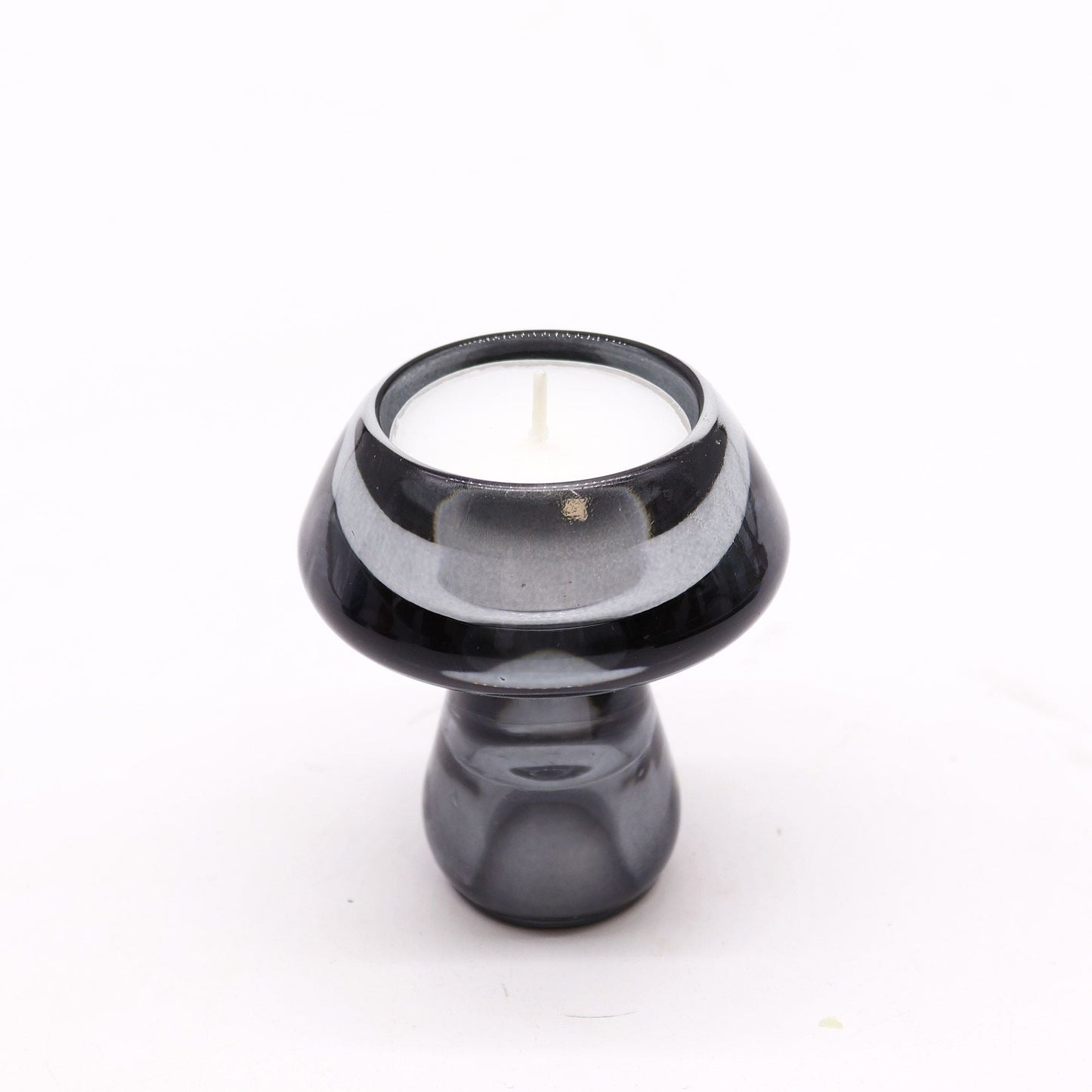 Portavelas de vidrio Midnight Grey – Set de 6,2x7 CM, portavelas de vidrio prensado con vela blanca sobre fondo blanco