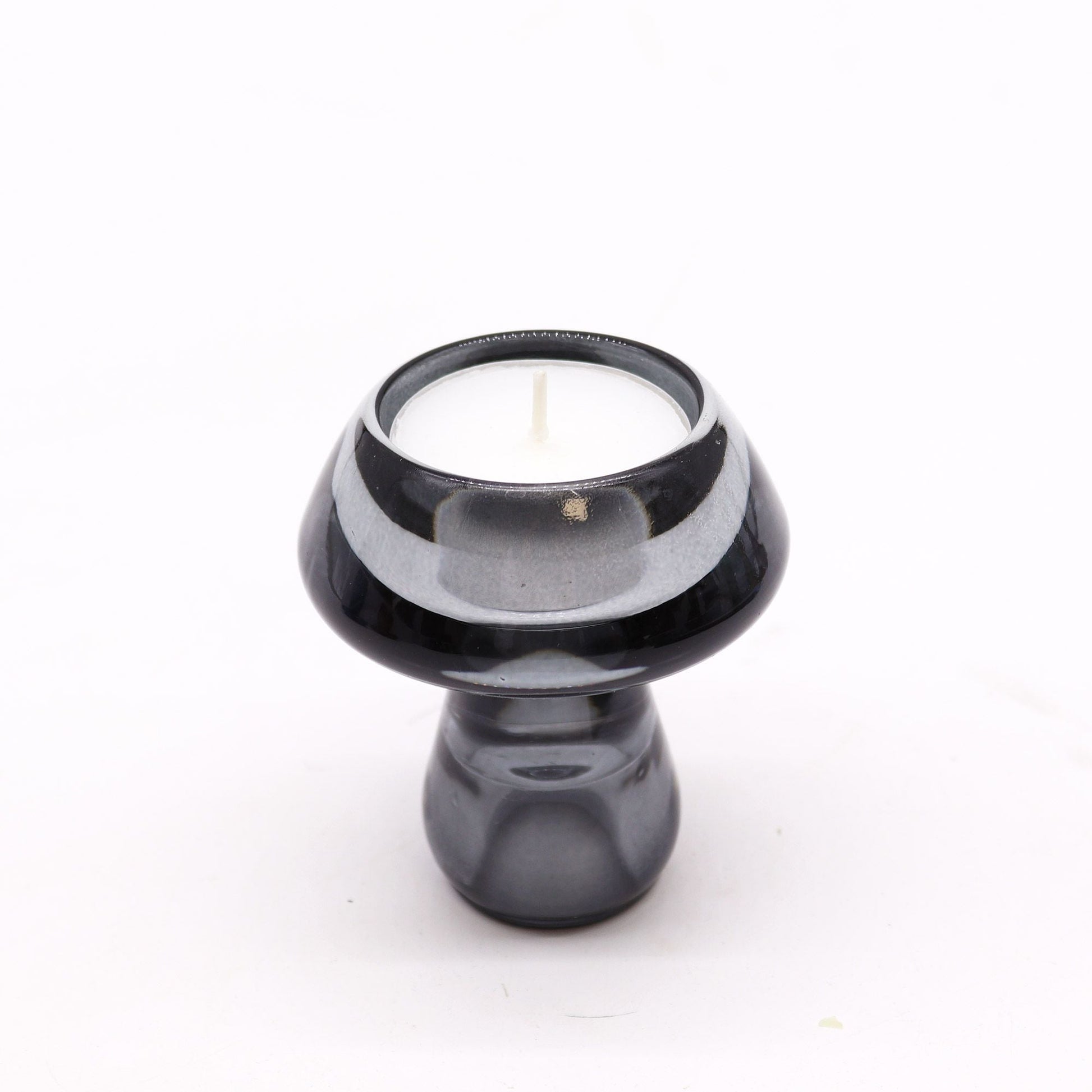 Portavelas de vidrio Midnight Grey – Set de 6,2x7 CM, portavelas de vidrio prensado con vela blanca sobre fondo blanco