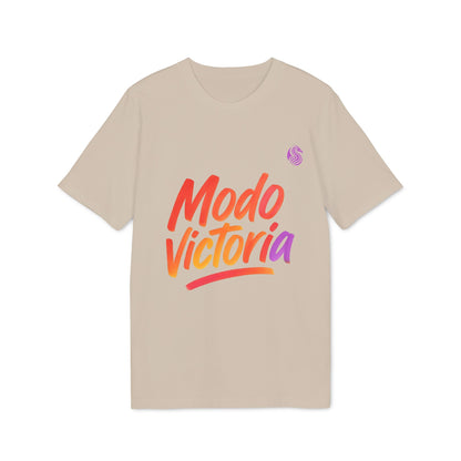 Modo Victoria Teenager Drix Premium Unisex T-Shirt beige con estampado “Modo Victoria” en degradado naranja y rojo, manga corta