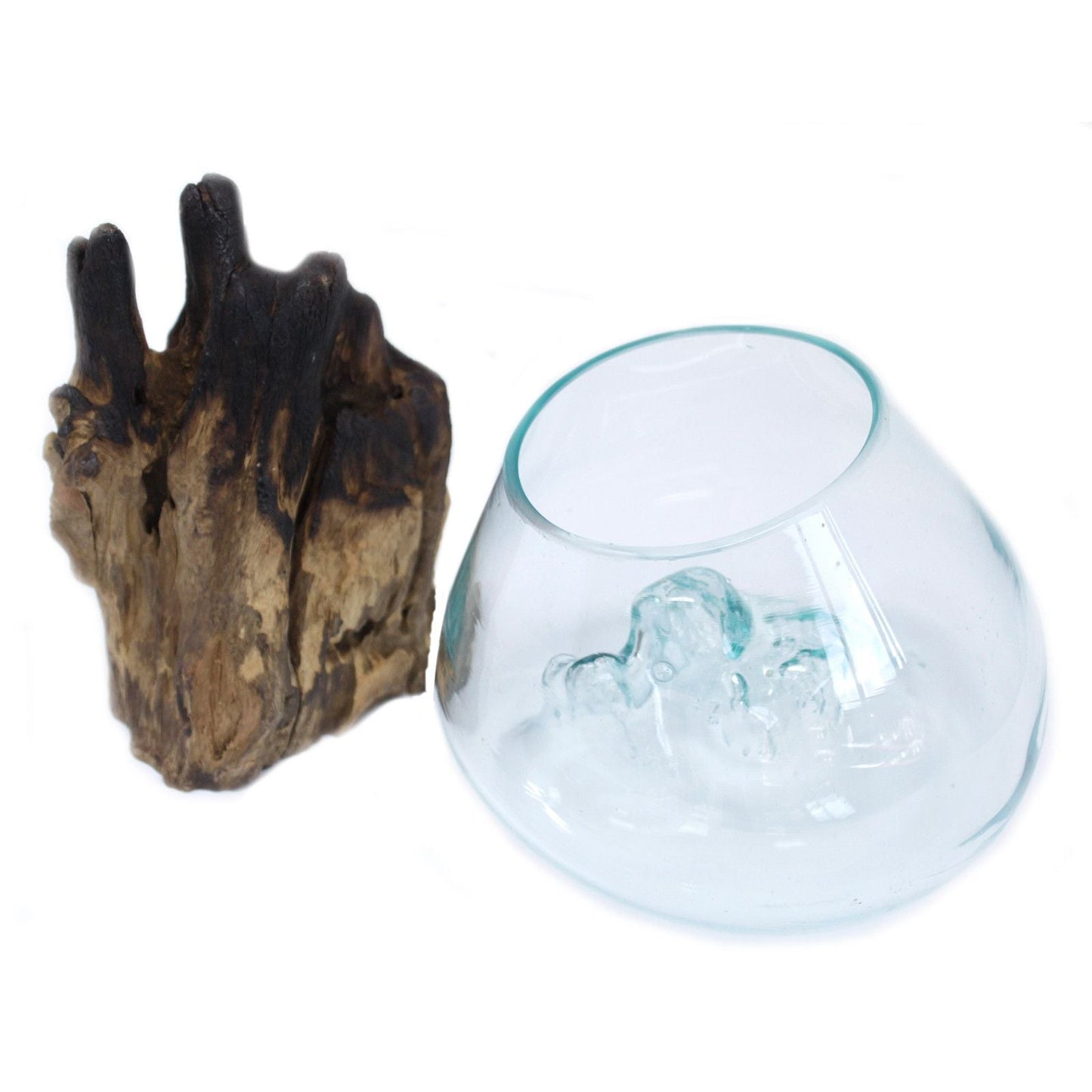 Molten Glass on Wood – Stor skål med klar handblåst glas sammansmält med en bas av återvunnet trä, hantverksmässig dekorativ serveringsskål