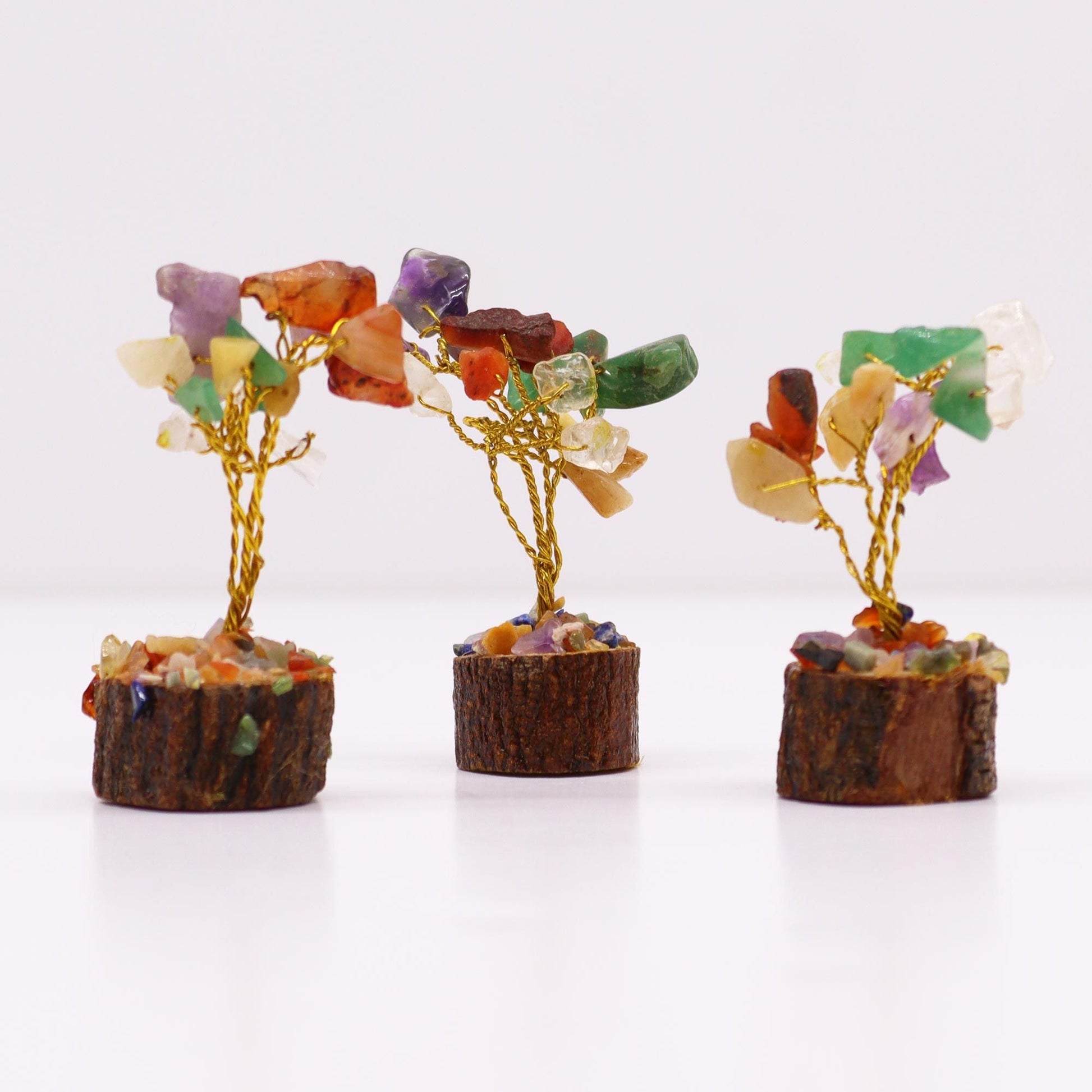 Alt Tag: Multi-Stone Mini Gemstone Tree – 15 Gemstones mini árbol de piedras chip multicolor con alambre, orgonita y base de madera