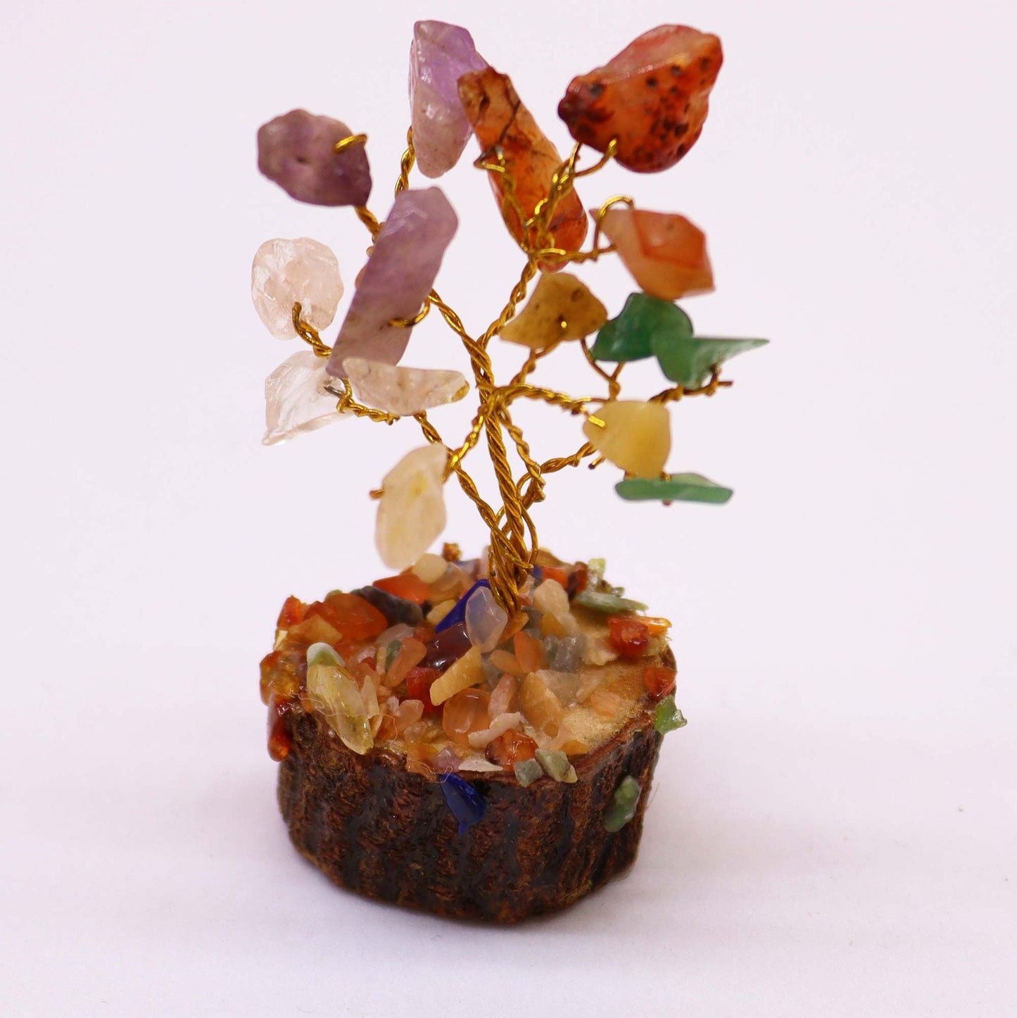 Alt Tag: Multi-Stone Mini Gemstone Tree – 15 Gemstones mini árbol de gemas multicolor en alambre dorado con base de madera y chipstones