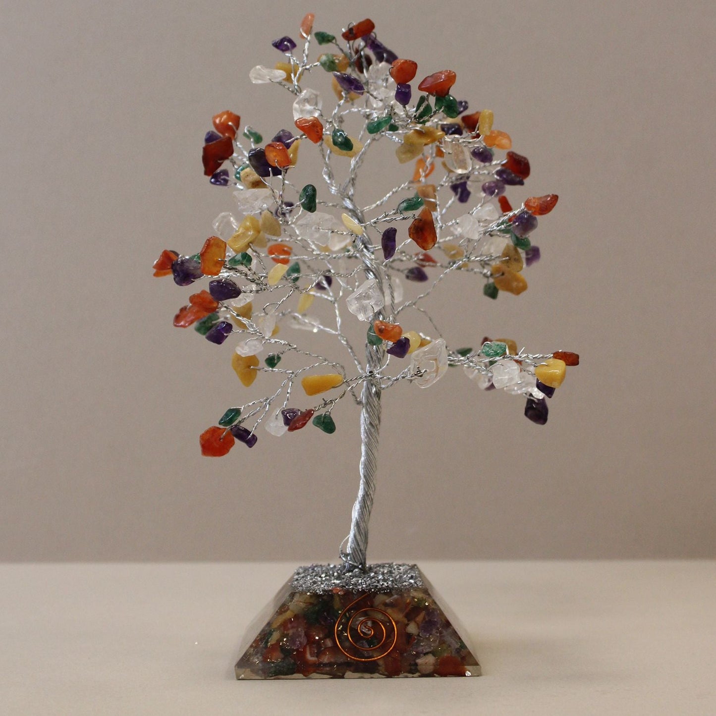 Multicolor Gemstone Tree – 160 Stones bonsái decorativo con piedras pulidas multicolor y base de orgonita