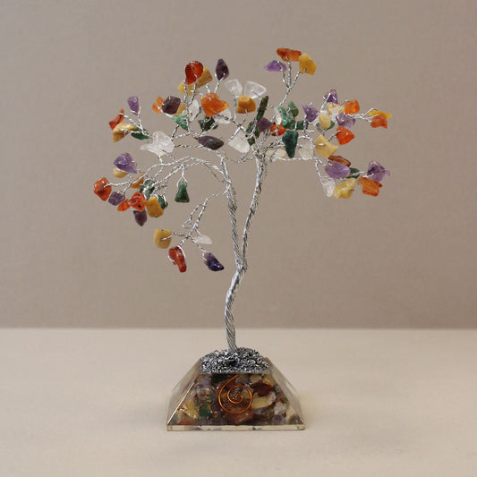 Alt Tag: Multicolor Gemstone Tree – 80 Stone árbol decorativo con 80 piedras multicolor, ramas de metal y base de orgonita con resina, 15 cm