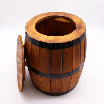 Natural Albasia Wood Barrel Stool – 38x32 CM, taburete tipo barril de madera natural con aros negros y tapa lateral abierta
