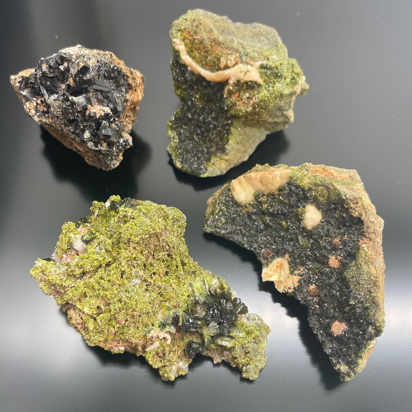 Natural Epidote Minerals – 10-Piece Set, especímenes de epidota verde natural en bruto con matriz oscura, colección de minerales de Marruecos