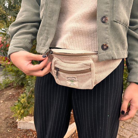 Alt Tag: Natural Hemp-Cotton Belt Bag – 36x12.5x7 CM worn as a waist bag, natural hemp-cotton fabric with zip pockets