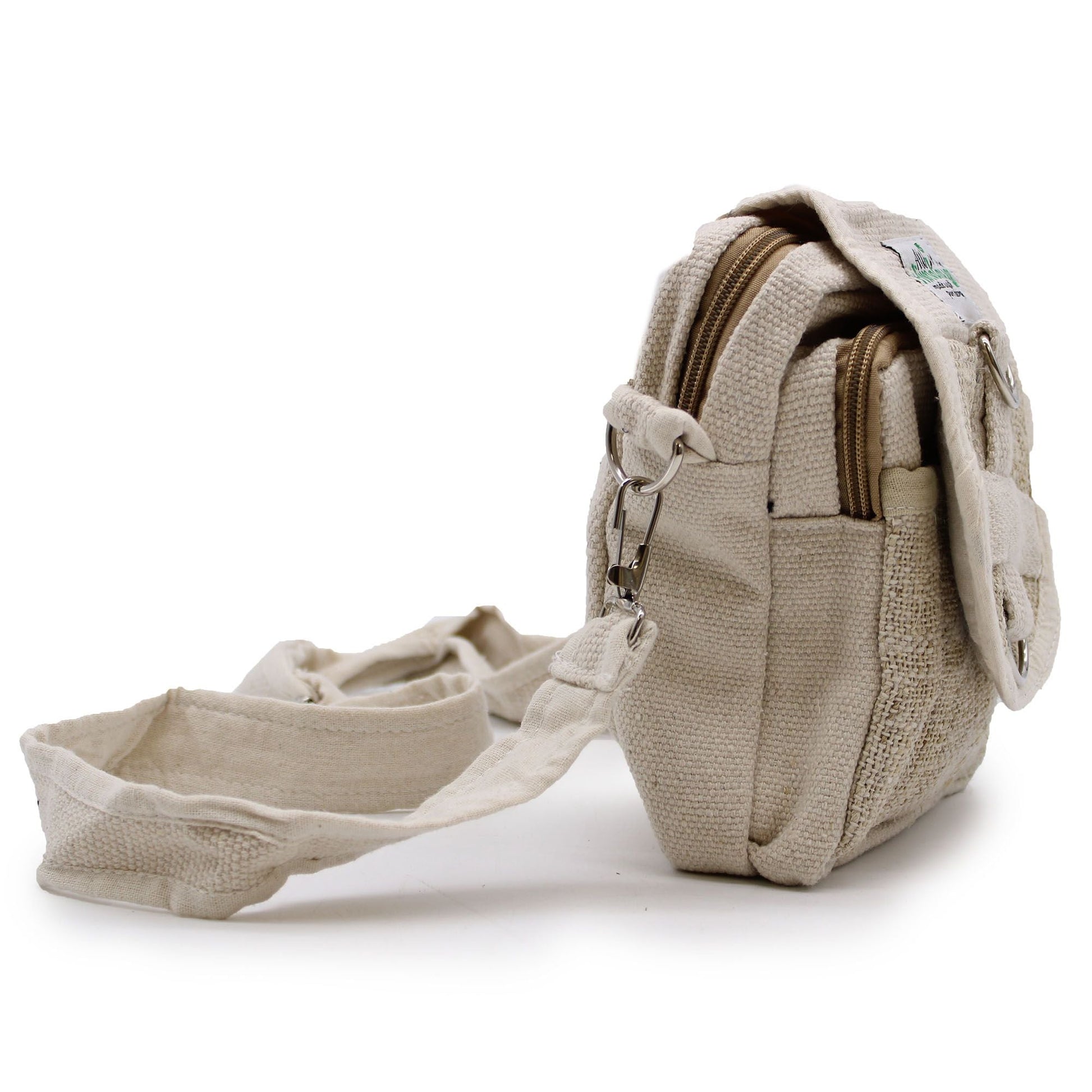 Alt Tag: Naturlig crossbody-väska i hampa & bomull – resesällskap, naturligt beige crossbody-väska med justerbar rem och fack med dragkedja, sidovy