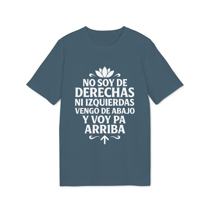 No Soy Derechas Ni Izquierdas Organica Sustainable Unisex Tee camiseta unisex orgánica sostenible azul con frase No soy de derechas ni izquierdas