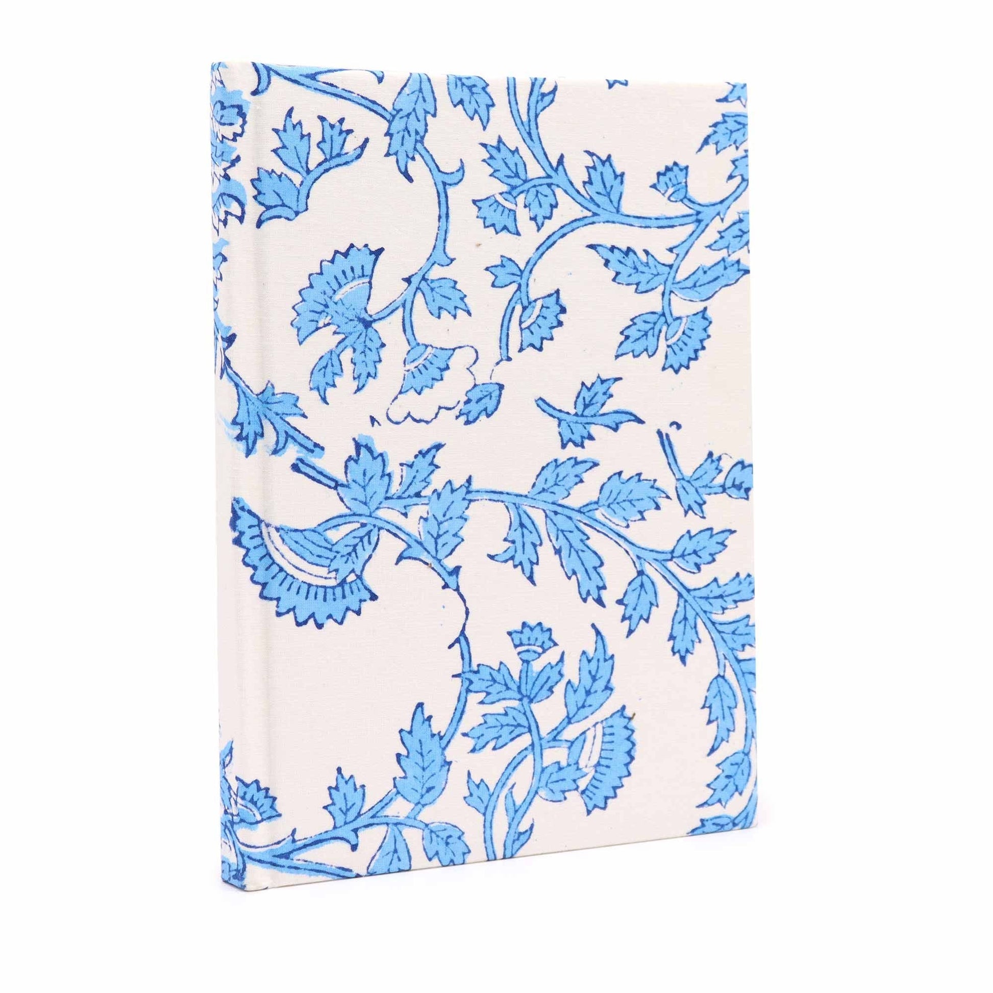 Pale Blue Floral Cotton Notebook – 20x15 CM, cuaderno artesanal de algodón con diseño floral azul claro y papel hecho a mano