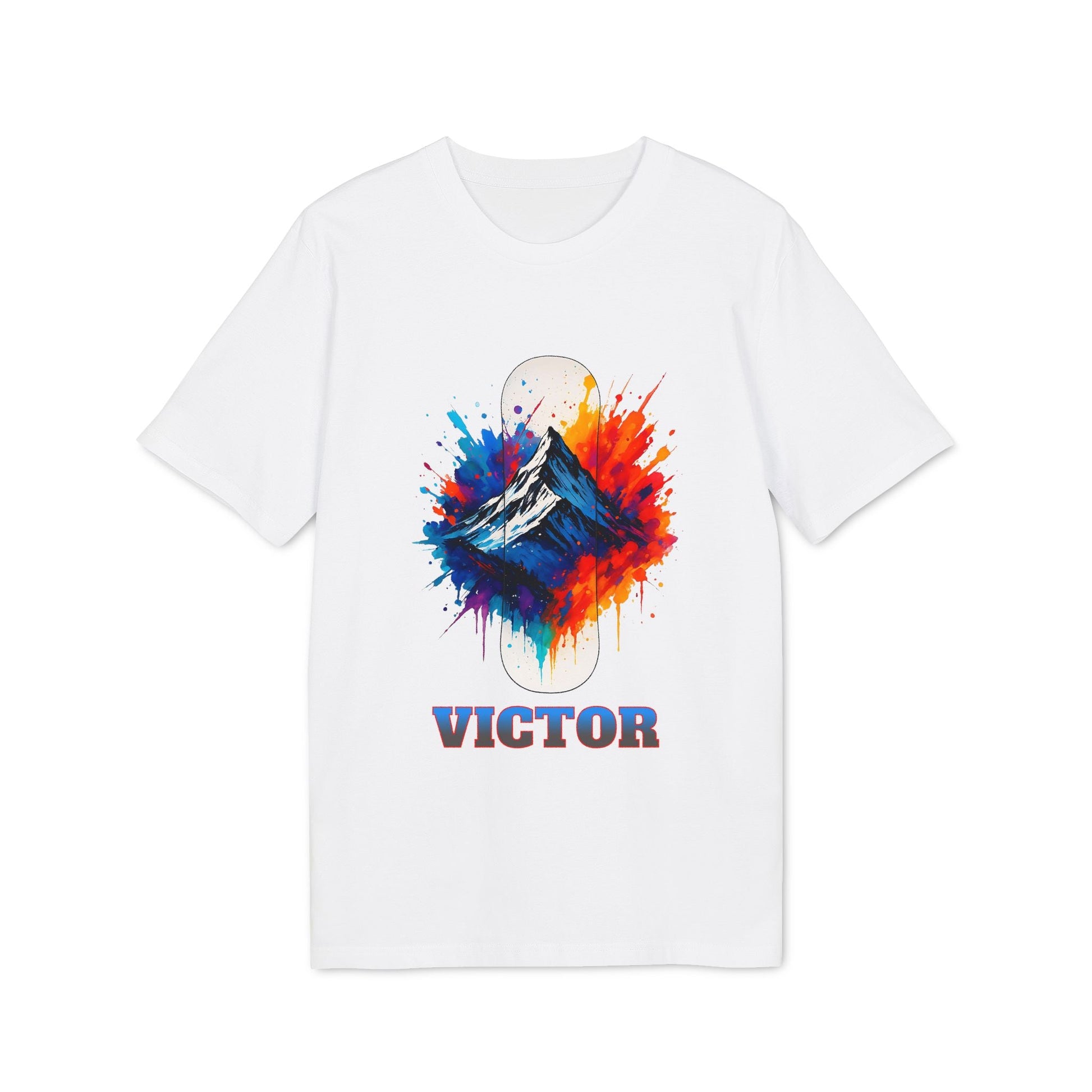 Alt Tag: Personalized Snowboard 100% Organic Cotton T-Shirt blanca con gráfico de montaña y snowboard con salpicaduras de color y nombre Victor