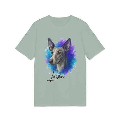 Podenco Andaluz Personalized Dog Sustainable Unisex Tee con retrato de perro estilo acuarela y nombre personalizado “Laika” en camiseta verde