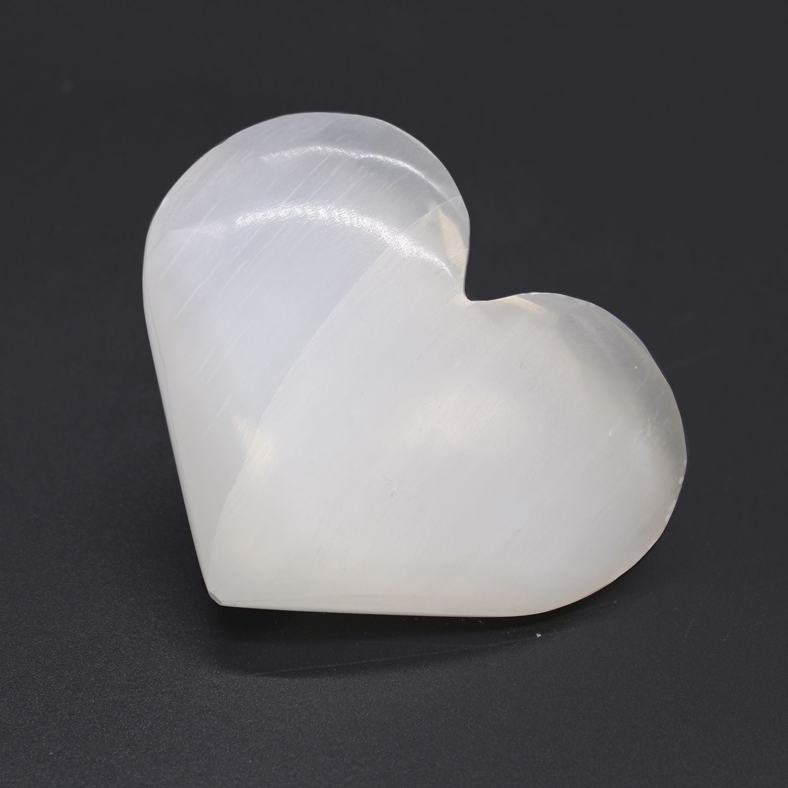 Polished Selenite Heart – 5-6 CM, white polished selenite crystal heart sculpture for meditation or home decor